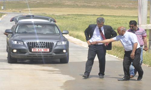 MİXABÎ KÖY YOLU BETON YAPILDI
