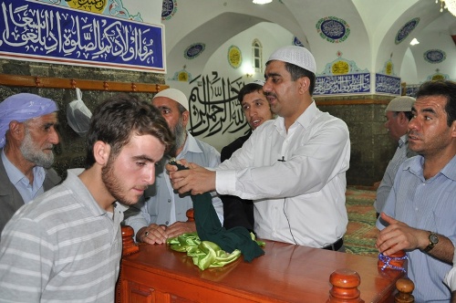 SİVEREK'TE SAKALI ŞERİFE YOĞUN İLGİ