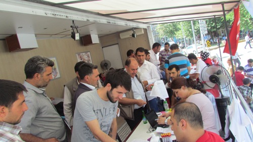 CUMA NAMAZINDAN ÇIKIP KAN BAĞIŞINDA BULUNDULAR