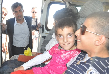 HAMZA ERKAL'DAN ENGELLİ ÖĞRENCİLERE JEST