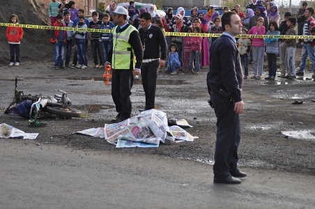 SİVEREK'TE MOTOSİKLET KAZASI 1 ÖLÜ, 1 YARALI