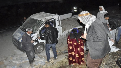 DİYARBAKIR YOLUNDA TRAFİK KAZASI: 3 YARALI