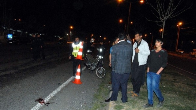 SİVEREK'TE MOTOSİKLET KAZASI: 2 YARALI