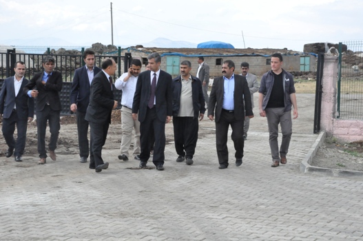 ERKAL YAPIMI DEVAM EDEN OKUL VE SAĞLIK EVİNİ İNCELEDİ