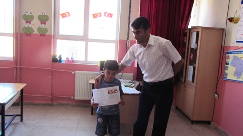 SİVEREK'TE 71 BİN ÖĞRENCİ KARNE ALDI