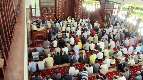 BAYRAM NAMAZINA GAZZE SALDIRISI DAMGASINI VURDU