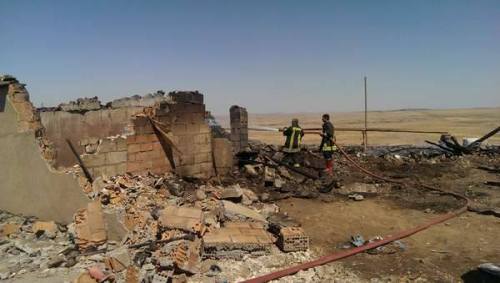 SUMAKLI KÖYÜNDE KORKUTAN YANGIN