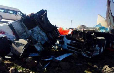 SİVEREK'TE TIR KAZASI