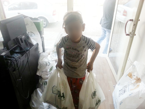 İHH'DAN YETİM ÇOCUKLARA YARDIM