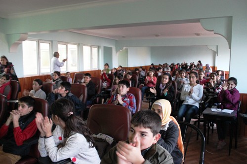 SİVEREKTE ÇOCUKLARA YÖNELİK TEMİZLİK SEMİNERİ