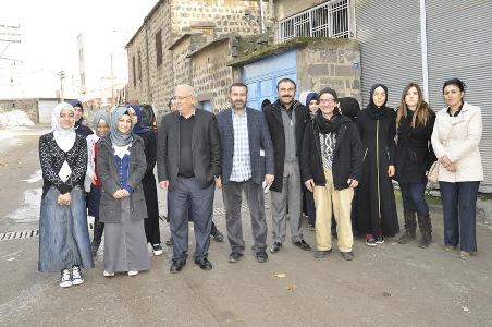 BELEDİYEDEN KOBANİLİ AİLELERE SOBA YARDIMI