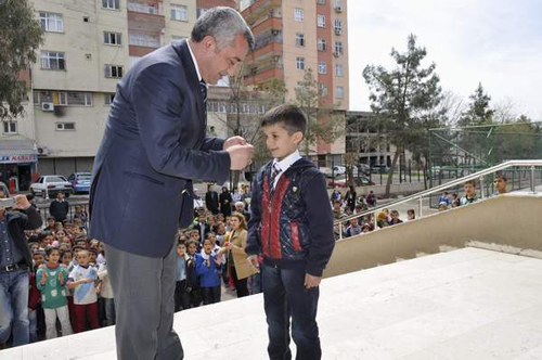 BAŞARILI ÖĞRENCİLER ÖDÜLLENDİRİLDİ