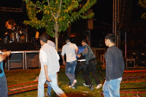 POP KONSERİNDE OLAYLAR ÇIKTI