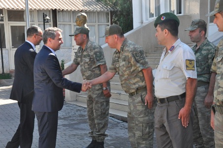 SİVEREKTE BAYRAMLAŞMA TÖRENİ DÜZENLENDİ