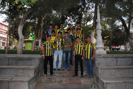 FENERBAHÇE'YE DESTEK AMACIYLA YÜRÜDÜLER