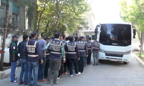 SİVEREK'TE 17 UYUŞTURUCU ŞÜPHELİSİ ADLİYEDE