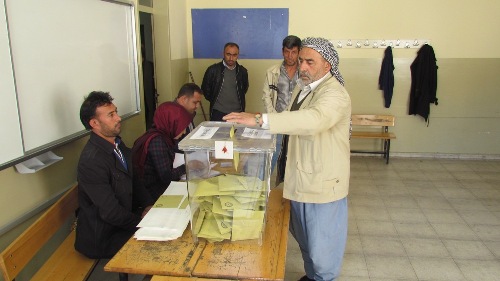 SİVEREKTE OY VERME İŞLEMLERİ BAŞLADI