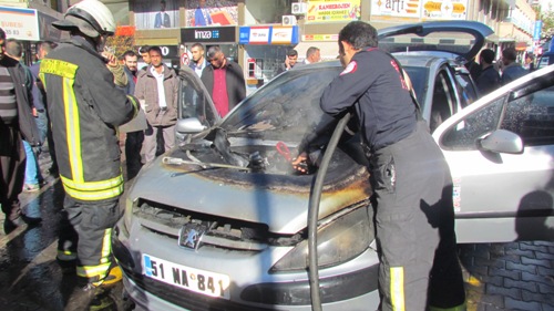 OTOMOBİL CAYIR CAYIR YANDI