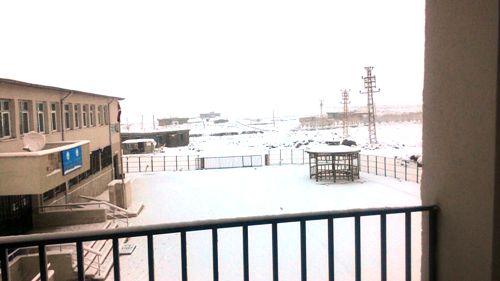 SİVEREK'TE KAR YAĞIŞI ETKİLİ OLUYOR