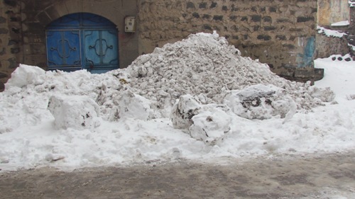 SİVEREK'TE SON YILLARIN EN ÇOK KARI YAĞDI