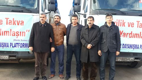 YARDIM KAMYONLARI DİYARBAKIR'A ULAŞTI