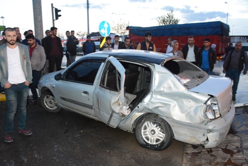Siverek'te Trafik Kazası:1 ölü, 3 Yaralı