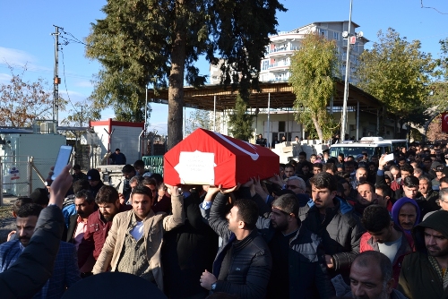 Merhum Polisi Onbinler Uğurladı
