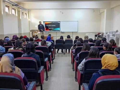 SİVSAD'tan Öğrencilere Fotoğrafçılık Sunumu