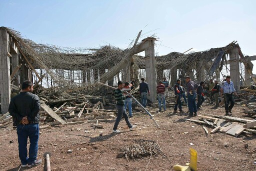 İnşaatta beton dökümü esnasında çökme:3 Yaralı