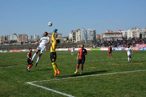 Siverek Belediyespor Akçakale'yi 5-1 mağlup etti