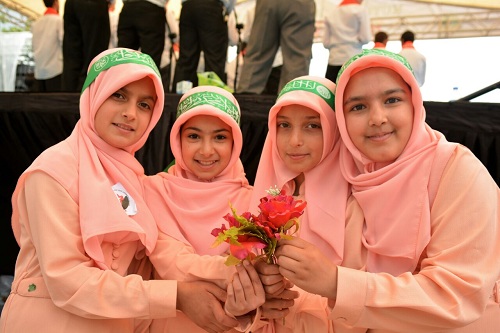 Abdullah Vahdet Yazdı: Gelin peygamber sevgisi ile..