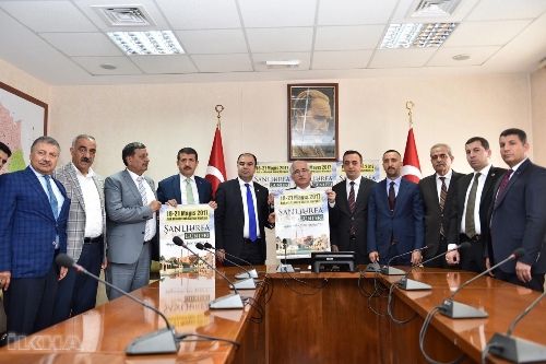 Vali Tuna belediye başkanlarıyla bir araya geldi



