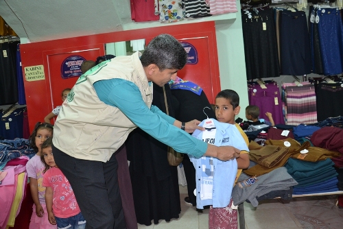 Siverek Umut Kervanı 200 çocuğu giydirdi