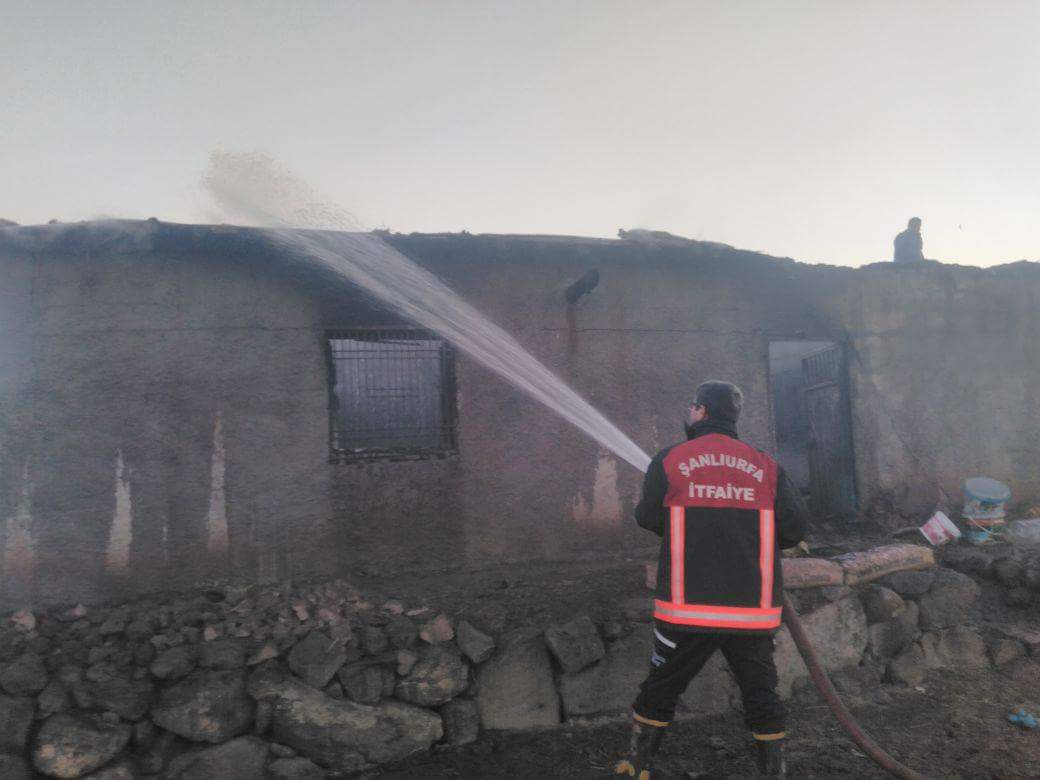 Erkonagı köyünde bir evde yangın çıktı