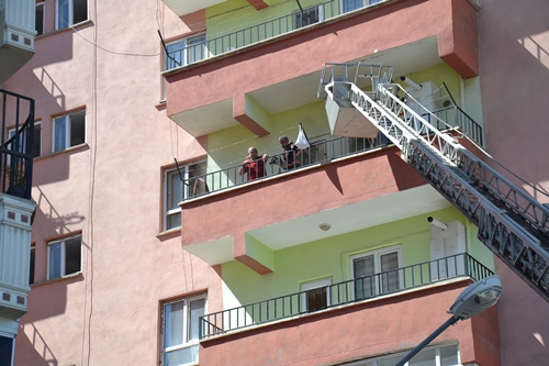 Siverekte apartman dairesinde yangın