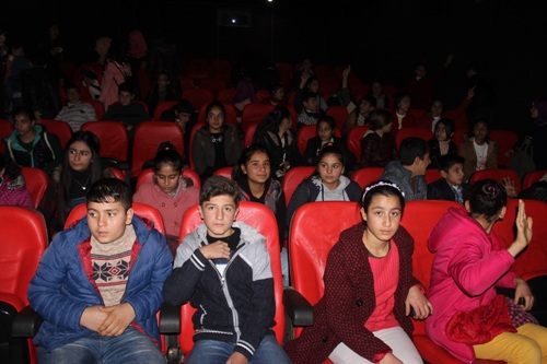 Öğrenciler ilk kez sinema ile tanıştı