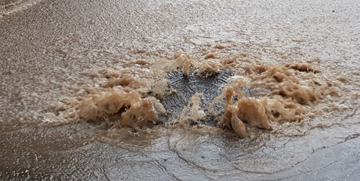 Siverek'te sağanak yağış su baskınlarına neden oldu