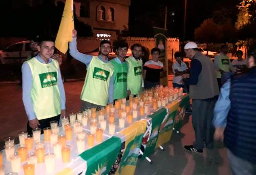 Hür Gençlik vatandaşlara soğuk içecek ikramında bulundu
