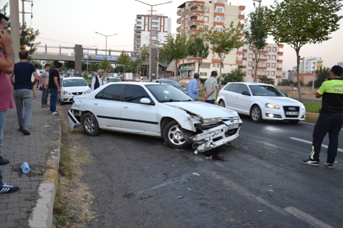Siverek'te trafik Kazası: 3 hafif yaralı