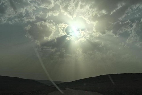 Bulutlarda oluşan insan silüeti şaşırttı
