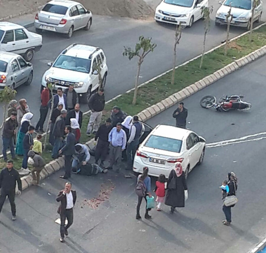 Otomobil ile motosiklet çarpıştı: 2 yaralı