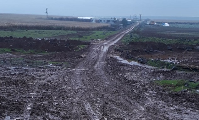 Nihat Çiftçi Çomaklı köy yoluna ne diyecek?