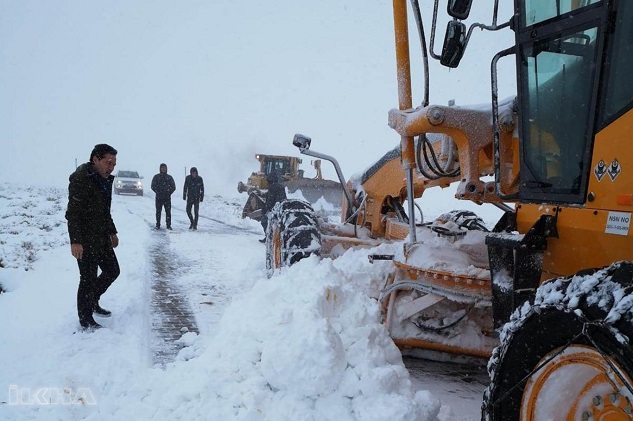 Karacadağ'da buzlanma ve don olayına karşı önlem alındı