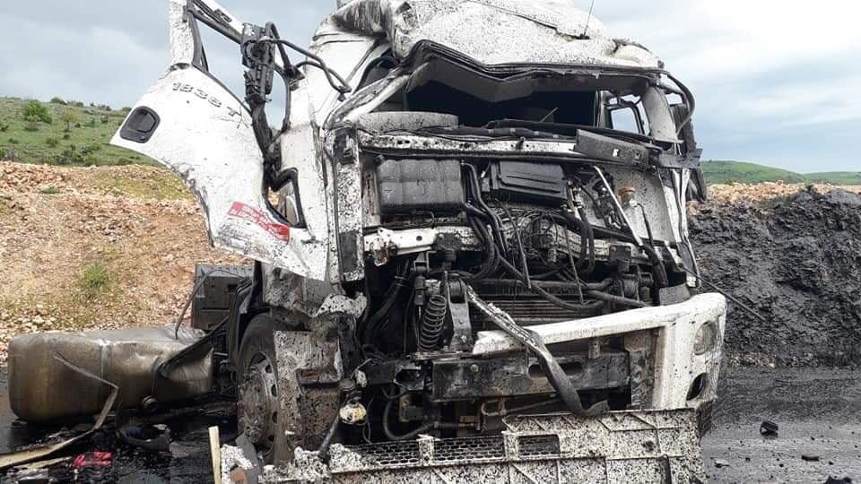 Zift yüklü tanker devrildi: Bir yaralı
