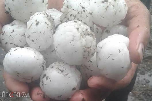 "Hayatımızda ilk defa bu kadar büyük dolu gördük"
