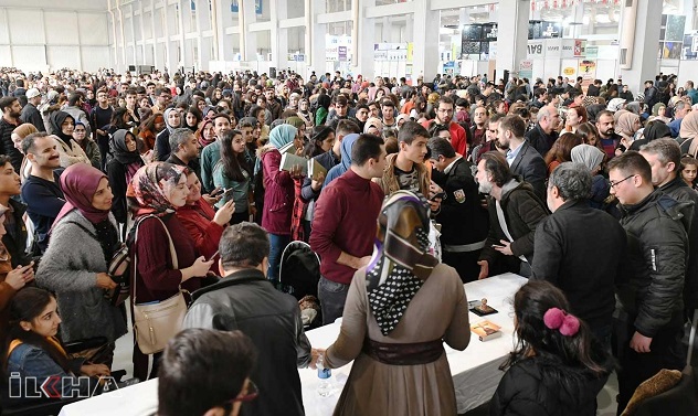 ​Şanlıurfa Kitap Fuarı yoğun bir katılım ile sona erdi
