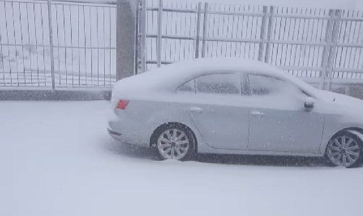 Karacadağ'a yılın ilk karı düştü