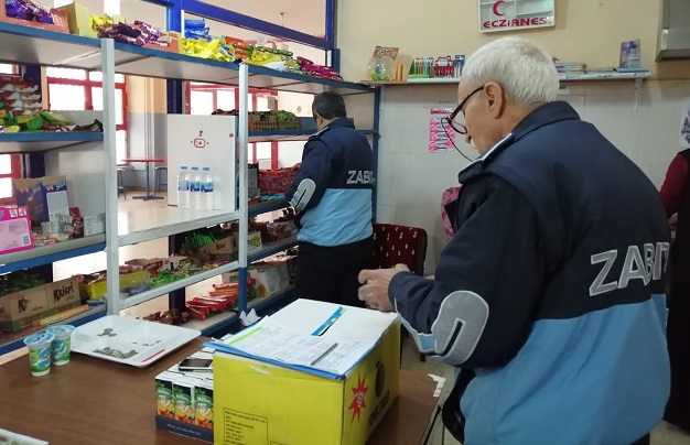 Zabıta ekipleri kantinleri denetledi