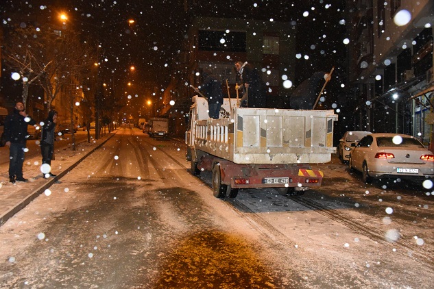 Siverek'te okullar kar nedeniyle tatil edildi