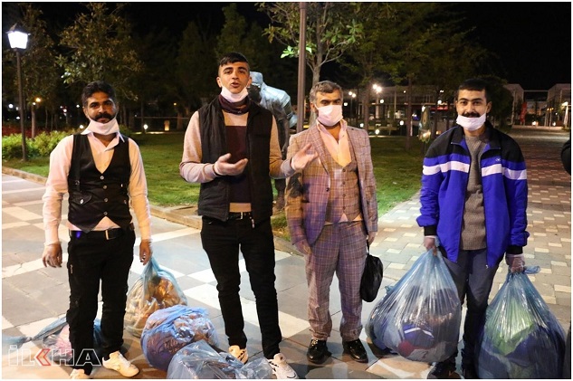 Cezaevinden geç saatlerde tahliye edilen hükümlüler, sokağa çıkma yasağına takıldı
